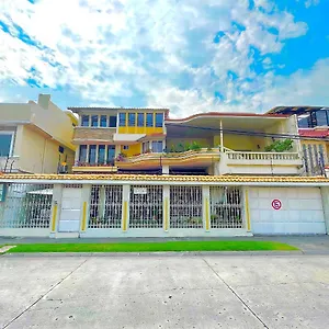 Pensión Garza, Guayaquil