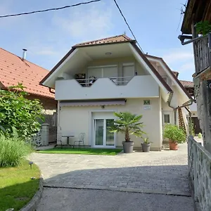 stara-jezica-apartments-with-wifi.hotels-in-ljubljana.com/